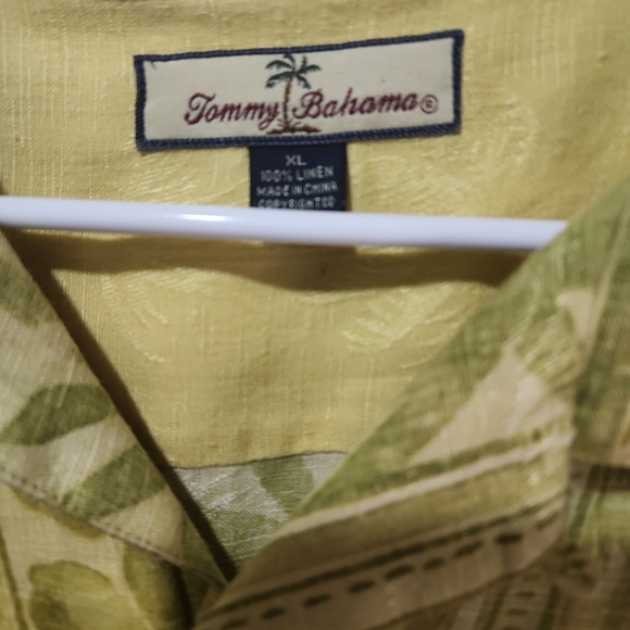 Tommy Bahama men's XL button up collar yellow green camp shirt - Picture 3 of 11